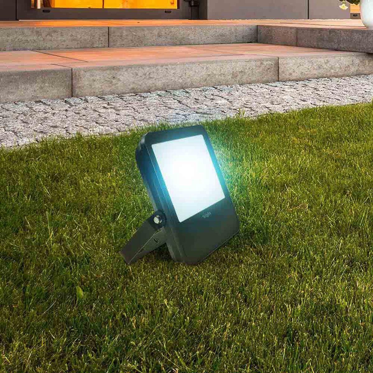 Projetor Refletor Inteligente 20W Elgin RGB LED Smart Wifi compatível com Assistente