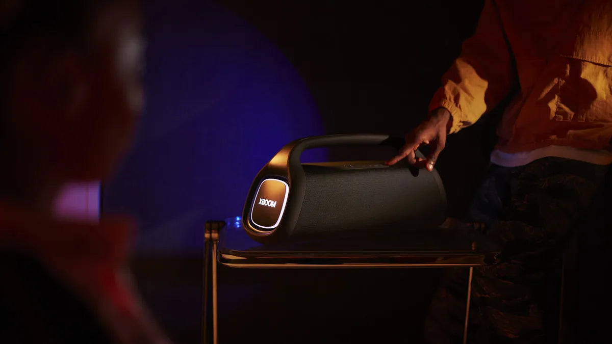 Caixa De Som Bluetooth Portátil LG Xboom À Prova D'água (ip67) E 24 Horas De Bateria - Xg9s