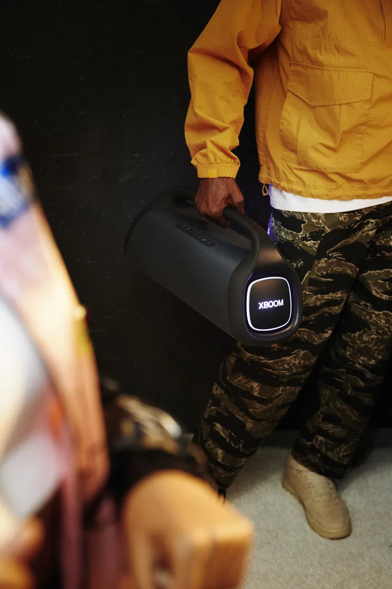 Caixa De Som Bluetooth Portátil LG Xboom À Prova D'água (ip67) E 24 Horas De Bateria - Xg9s