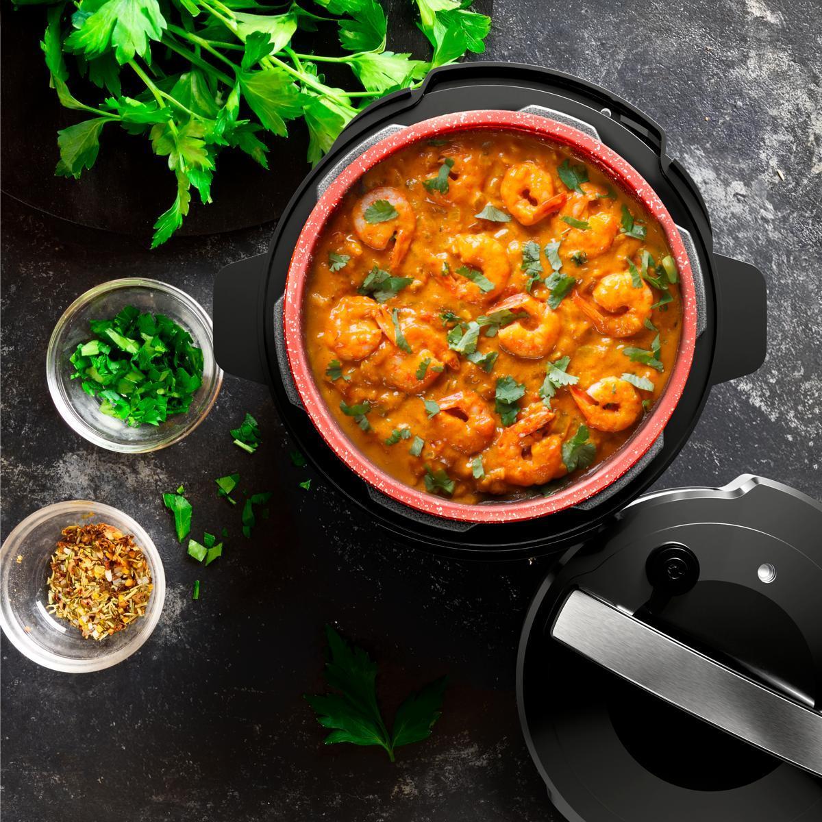 Panela de Pressão Britânia 5L 13 Receitas 900W BPP05P Preto 220V